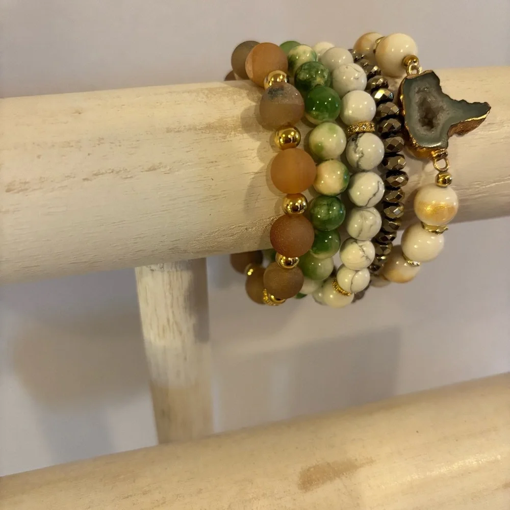 Handmade Gemstone Bracelet Stack Set of 5 NWT Jade Howlite Agate